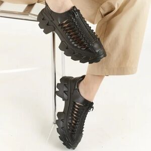 4CCCCEES Arko Spine Sneaker Black Leather Zipper Cutout Size 39 EUC